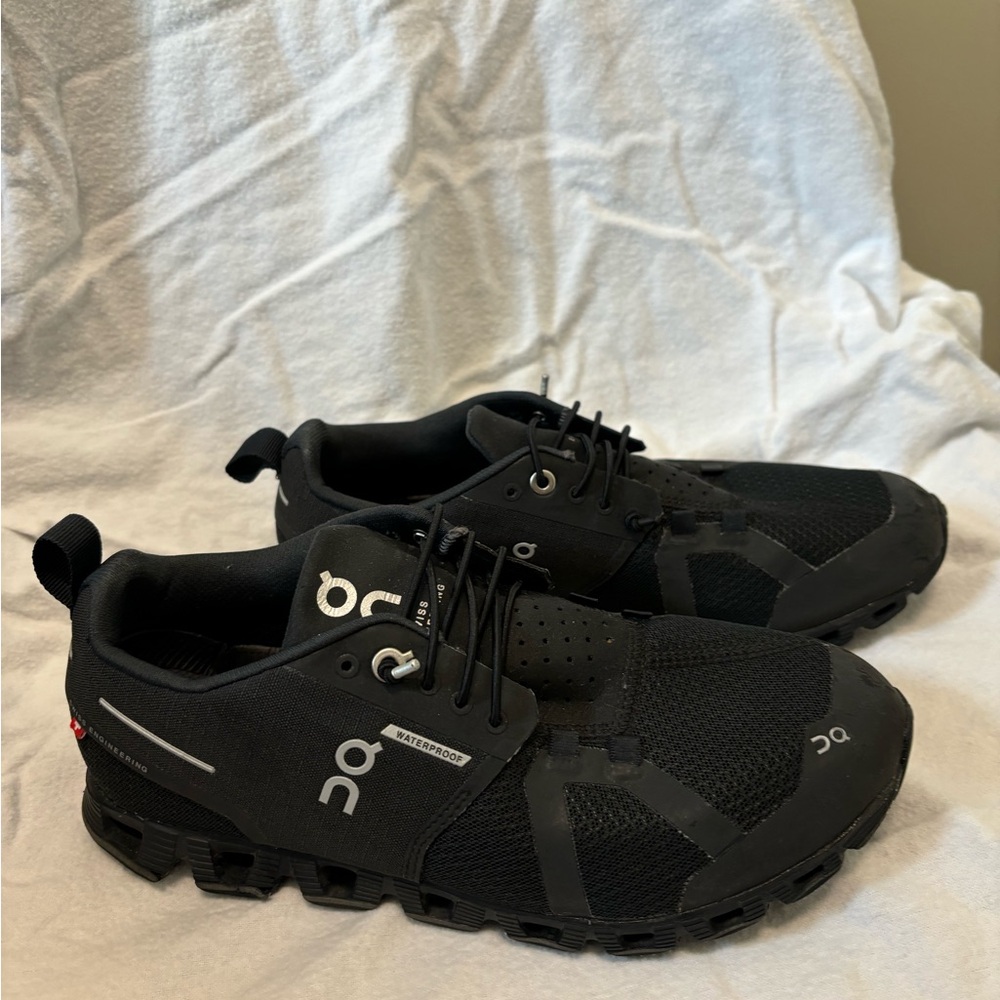 ON Cloud 5 waterproof women’s sneaker